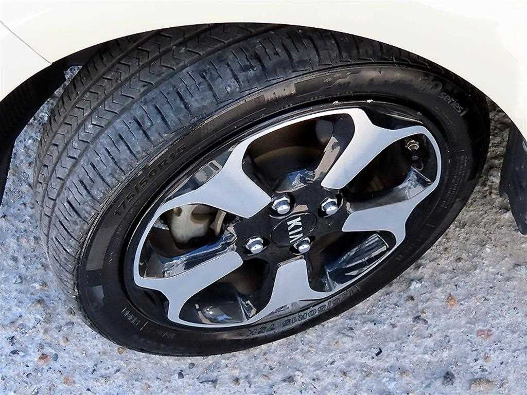 Kia RAY — photo 20