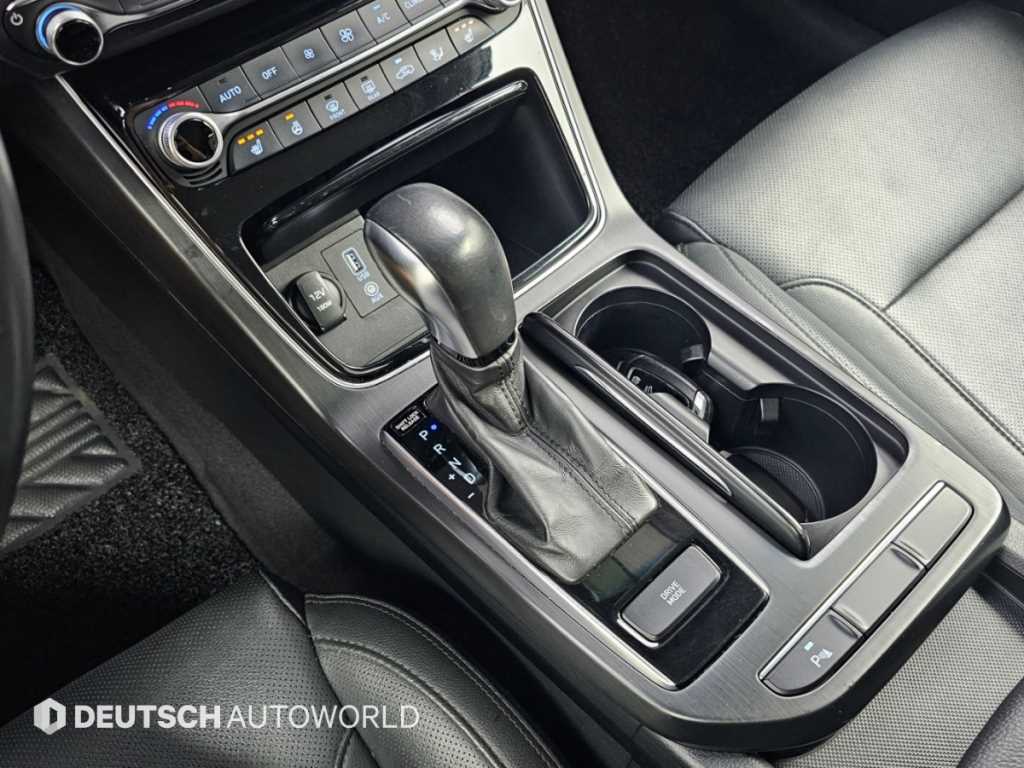 Hyundai Grandeur — photo 18