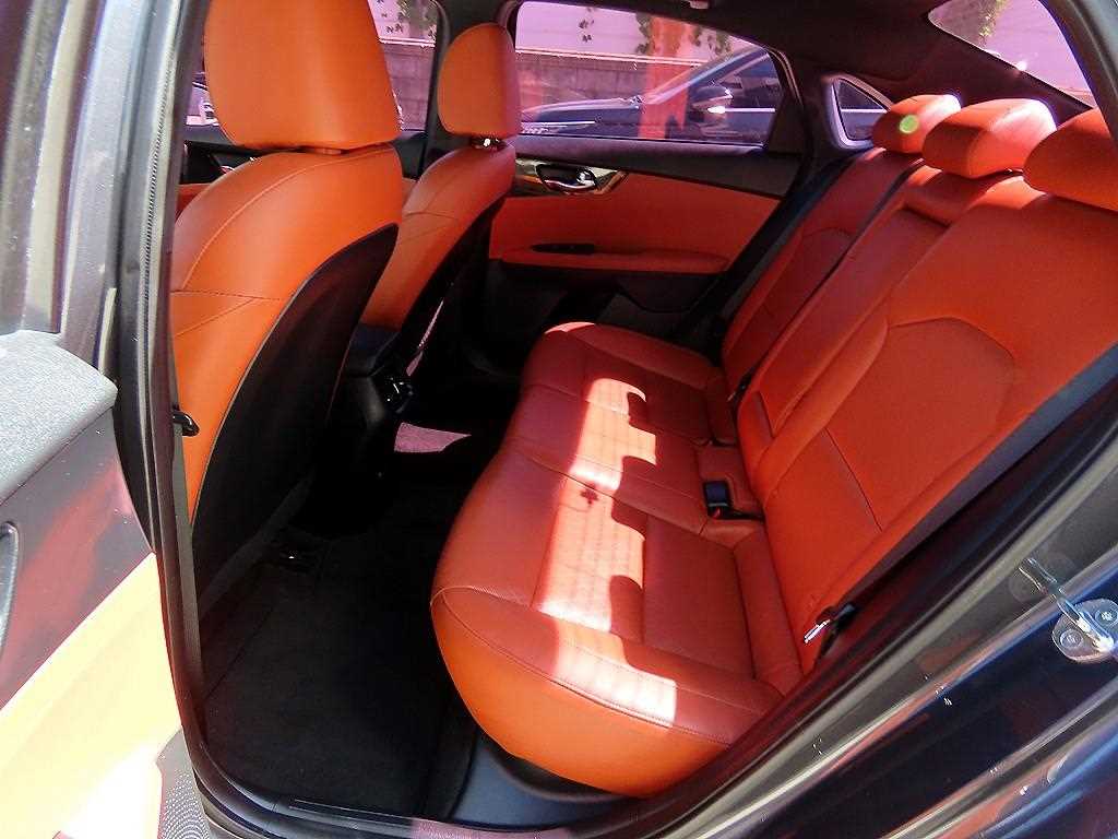 Kia K3 — photo 06