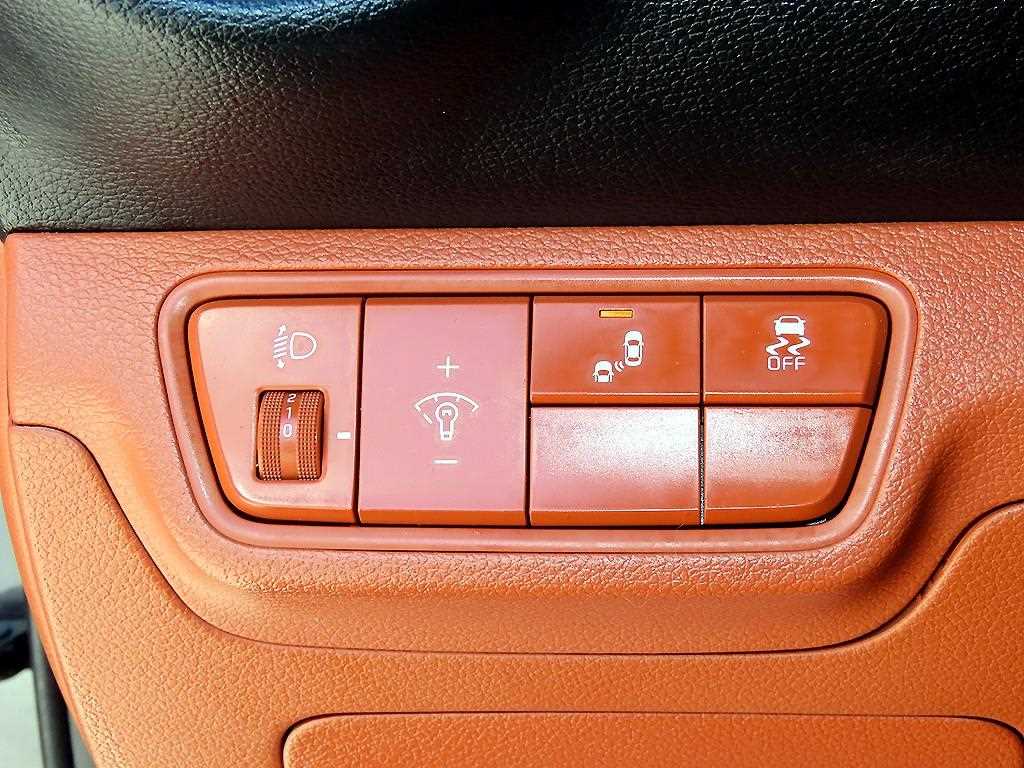 Kia K3 — photo 12