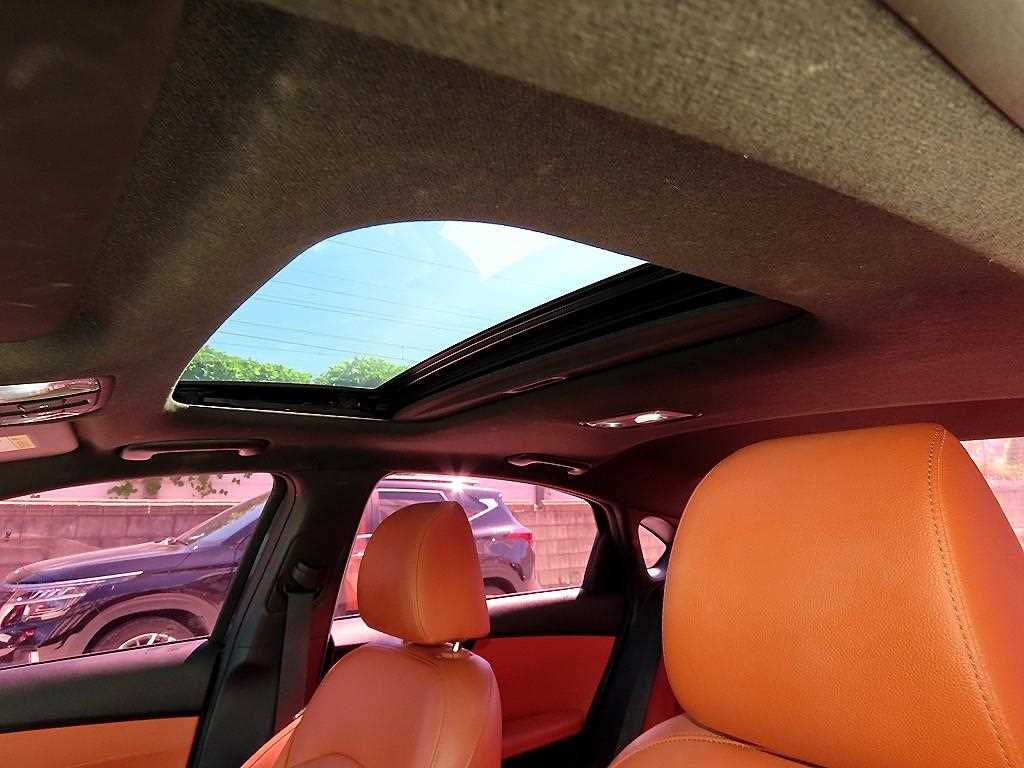 Kia K3 — photo 17