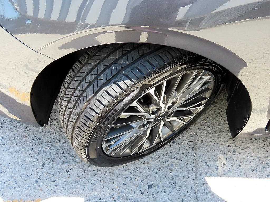 Kia K3 — photo 20