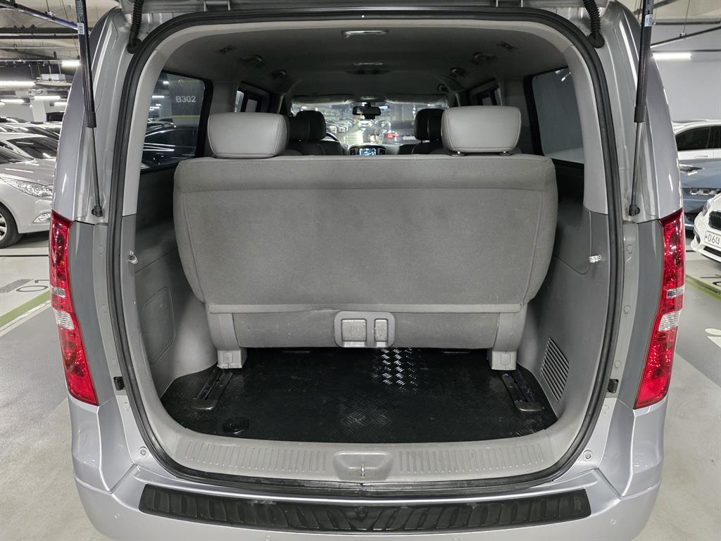 Hyundai Starex — photo 07