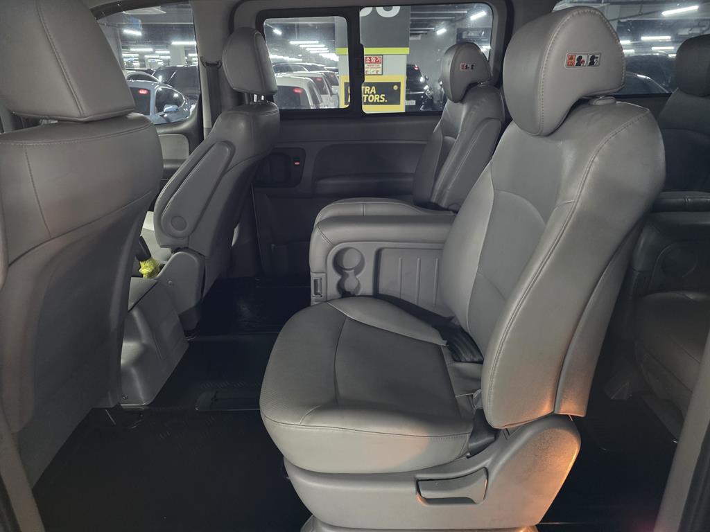 Hyundai Starex — photo 09
