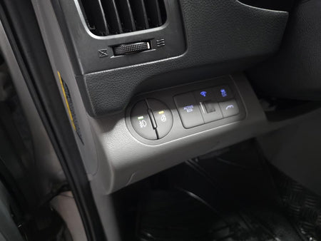 Hyundai Starex — photo 13