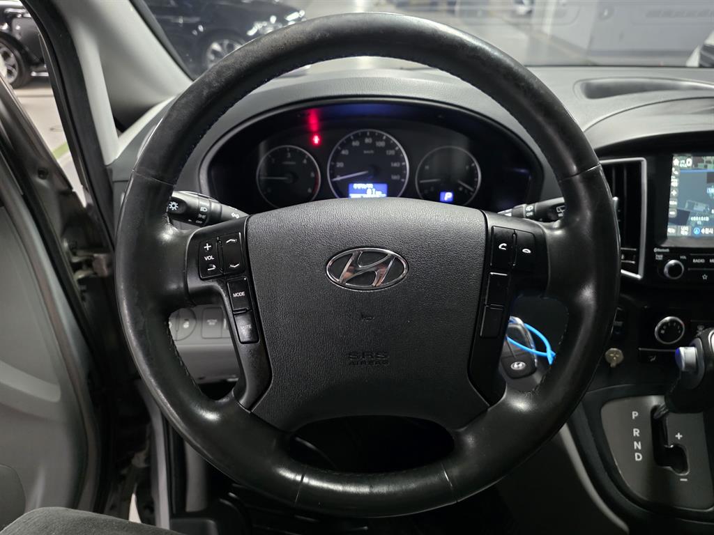 Hyundai Starex — photo 14