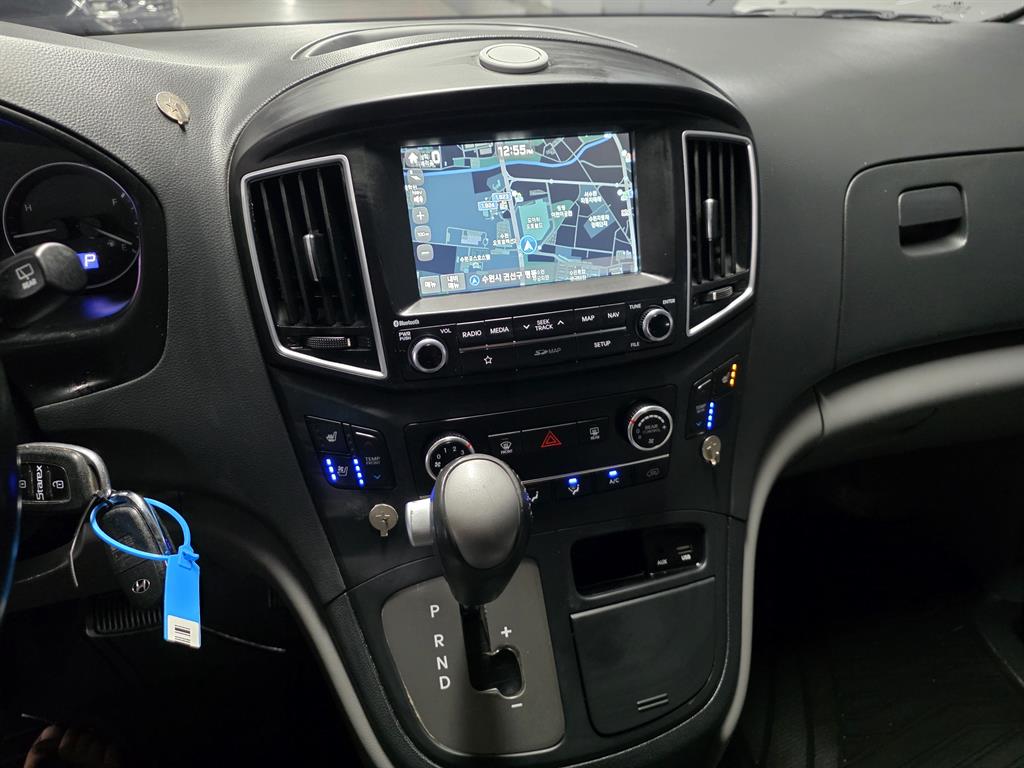 Hyundai Starex — photo 16