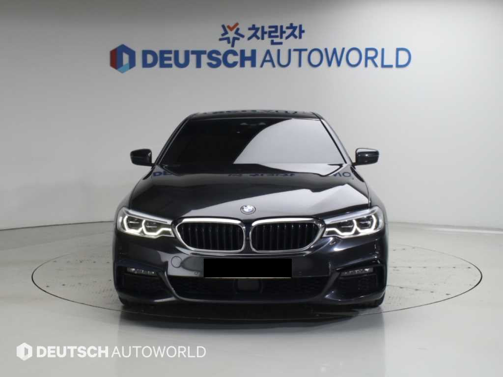 BMW 5-Series — photo 03