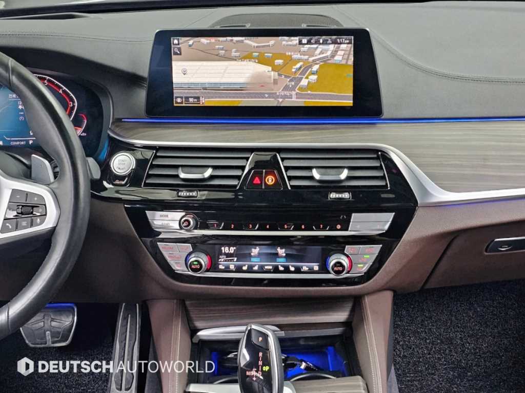 BMW 5-Series — photo 14