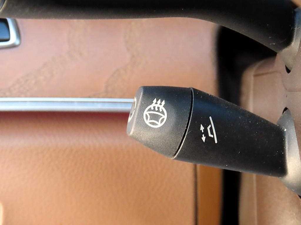 Mercedes-Benz E-Class — photo 12