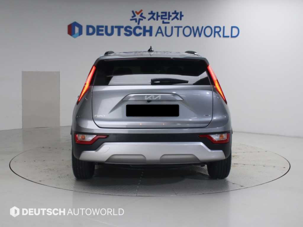 Kia Niro — photo 04