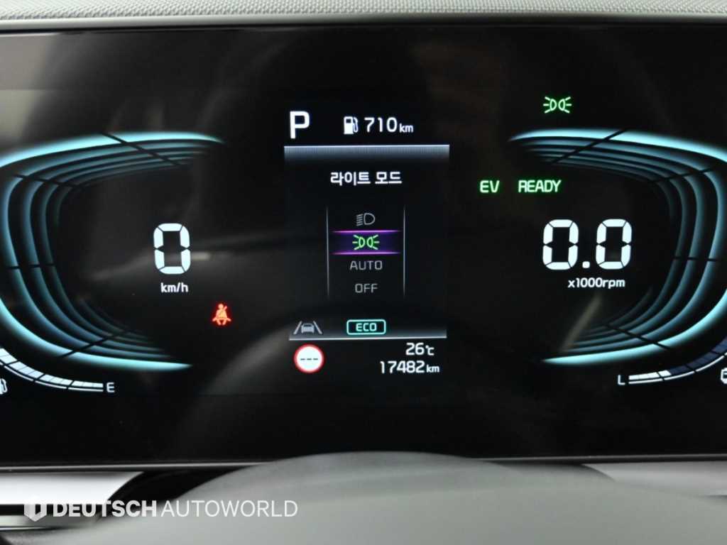 Kia Niro — photo 08