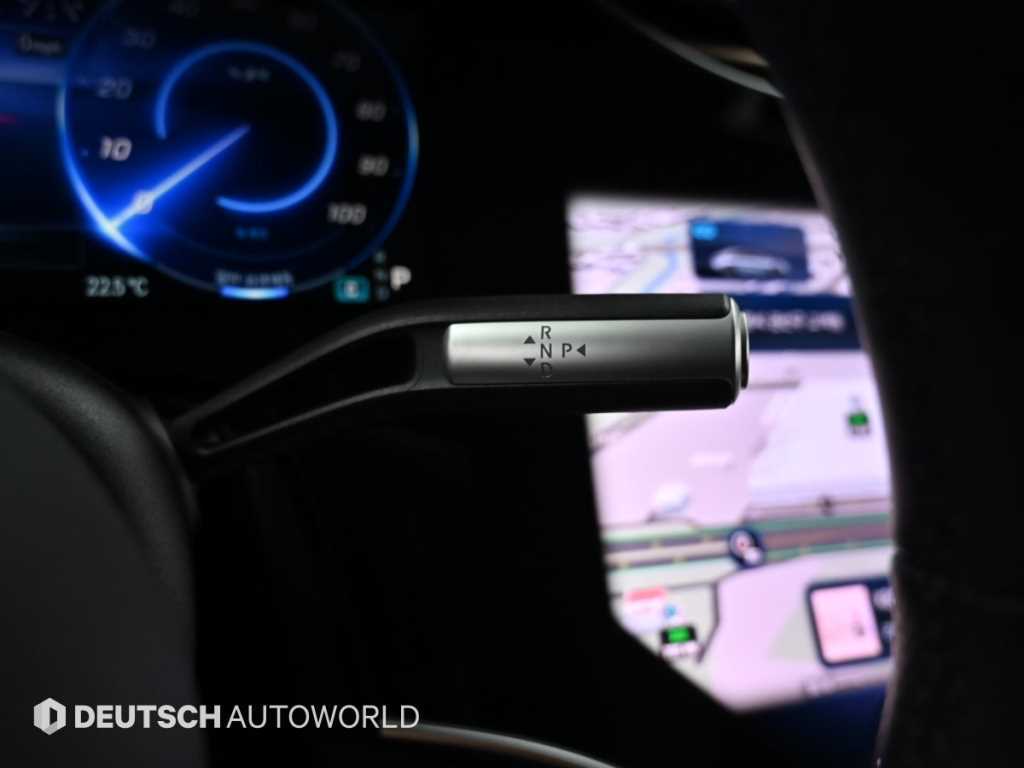 Mercedes-Benz EQS — photo 09