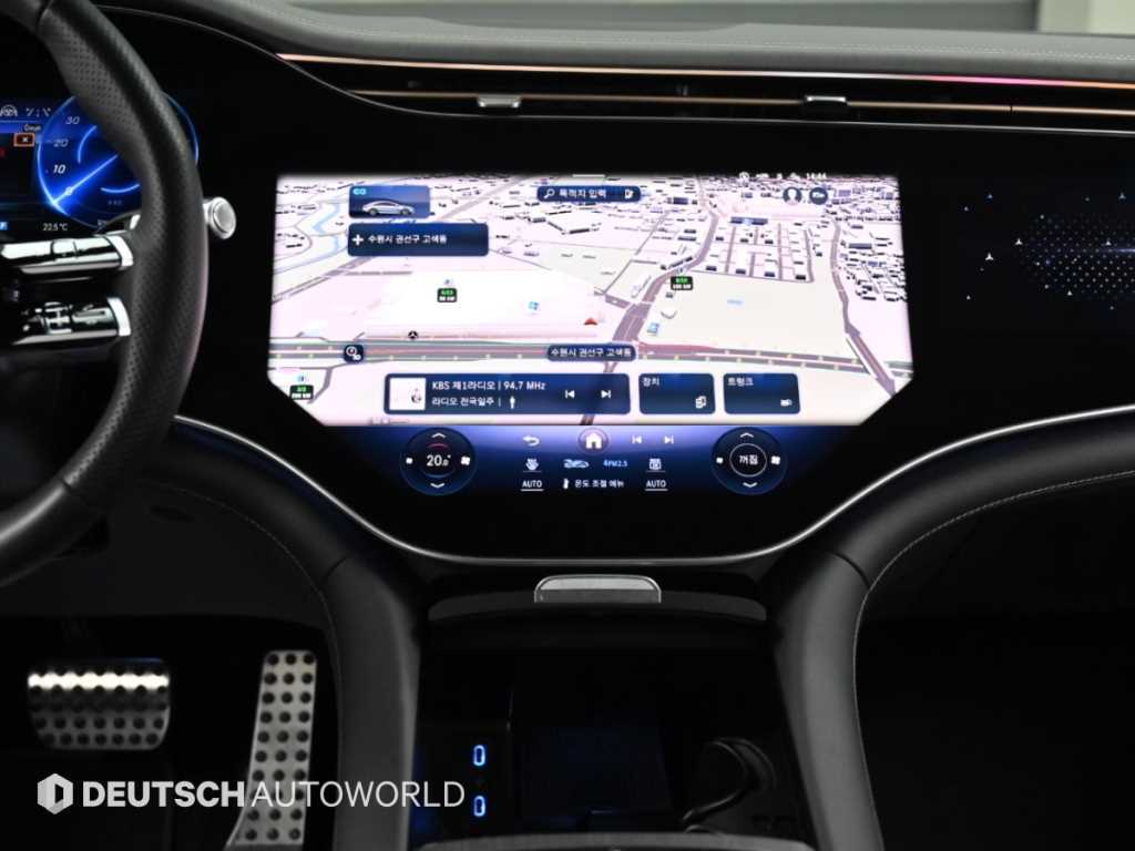 Mercedes-Benz EQS — photo 14
