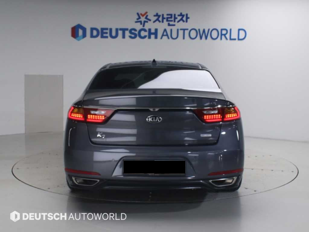 Kia K7 — photo 04