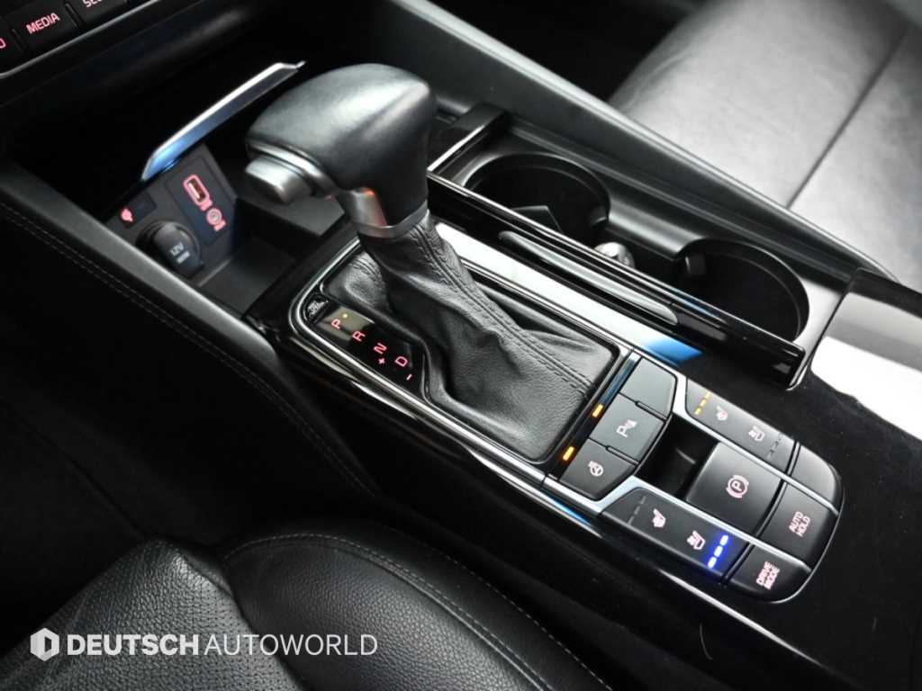 Kia K7 — photo 09