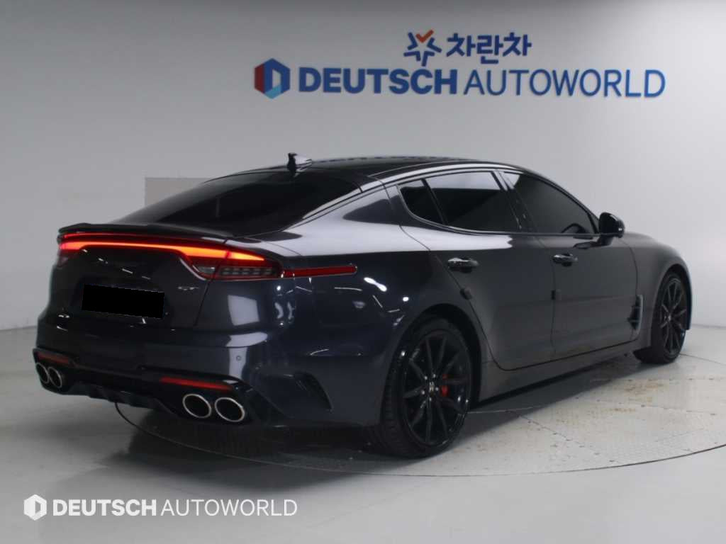 Kia Stinger — photo 02