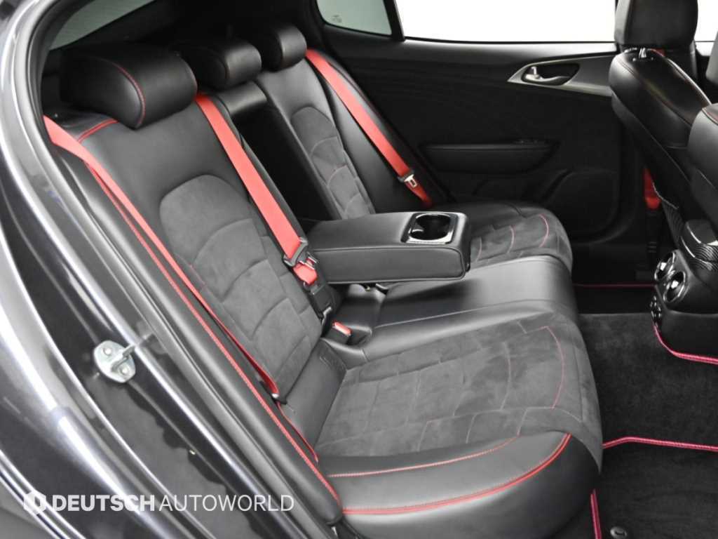 Kia Stinger — photo 12