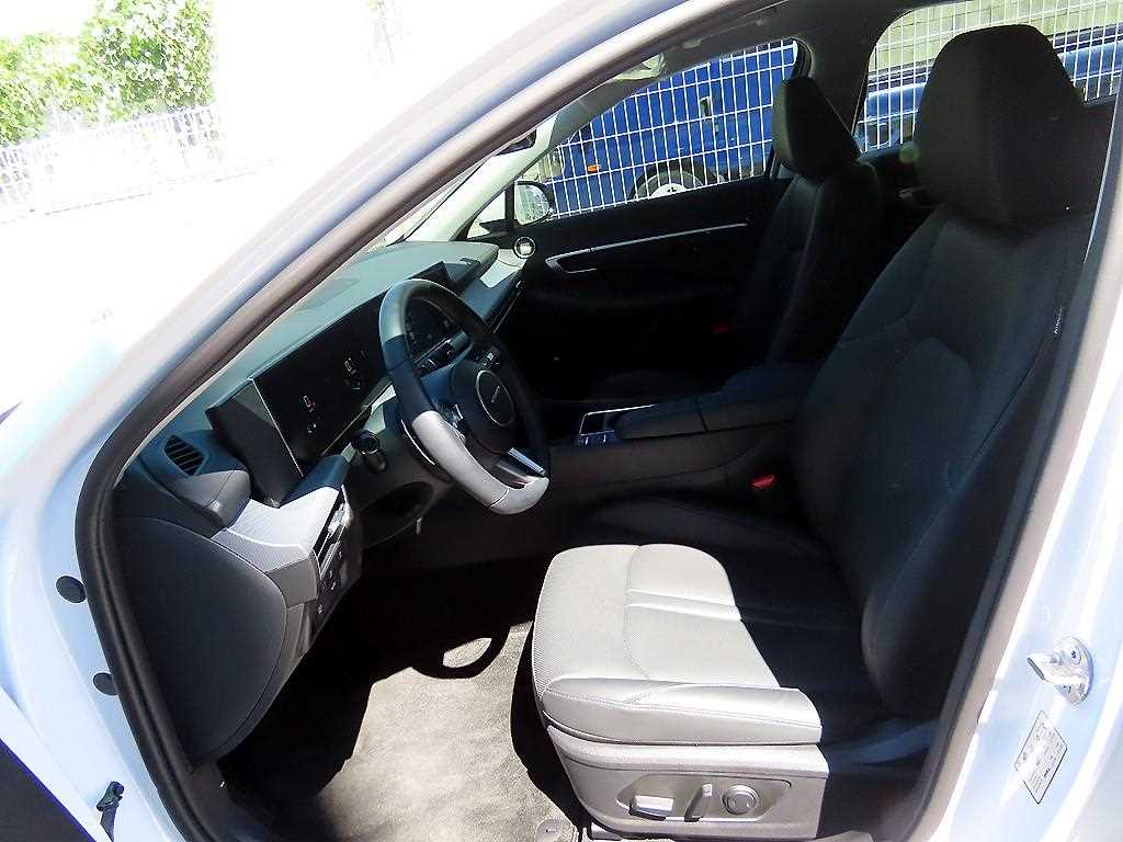 Hyundai Sonata — photo 05
