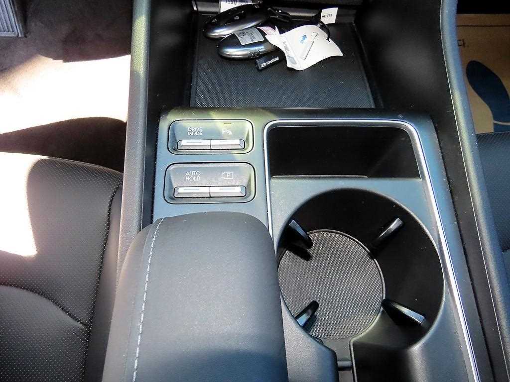 Hyundai Sonata — photo 13