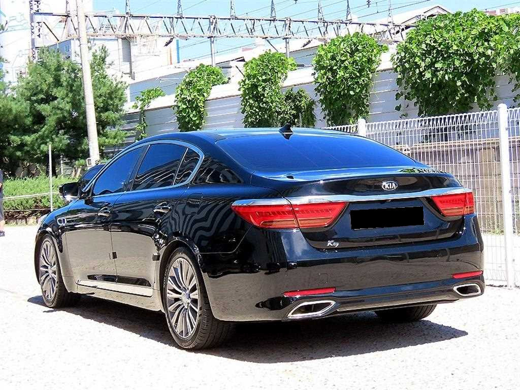 Kia K9 — photo 03