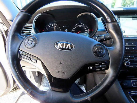 Kia K9 — photo 08