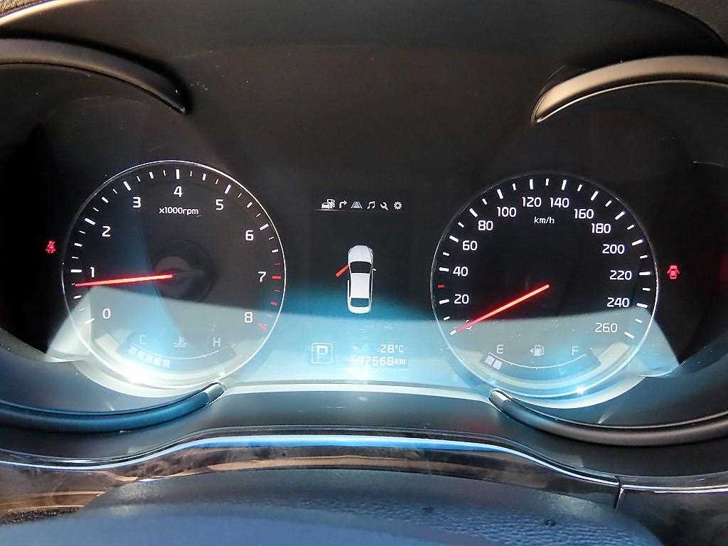 Kia K9 — photo 09