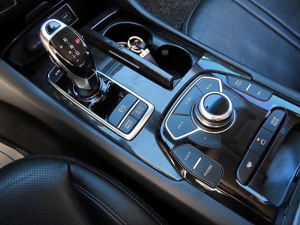 Kia K9 — photo 11