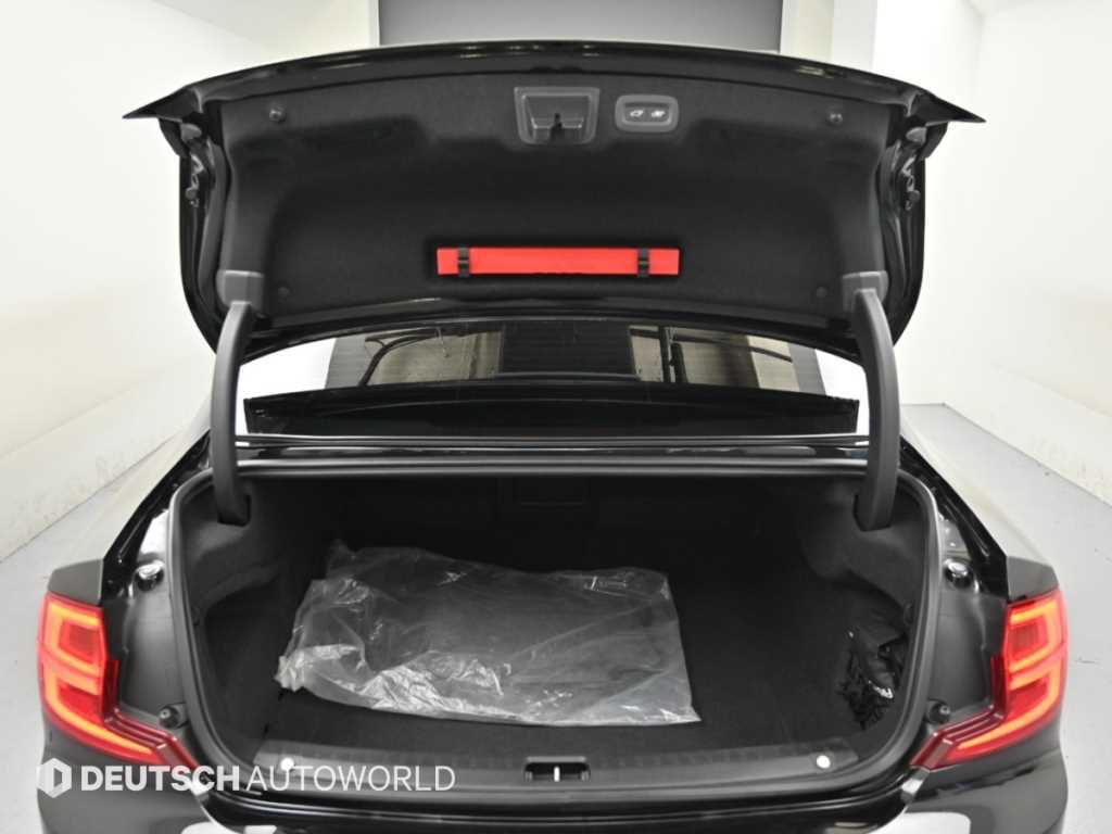 Volvo S90 — photo 19