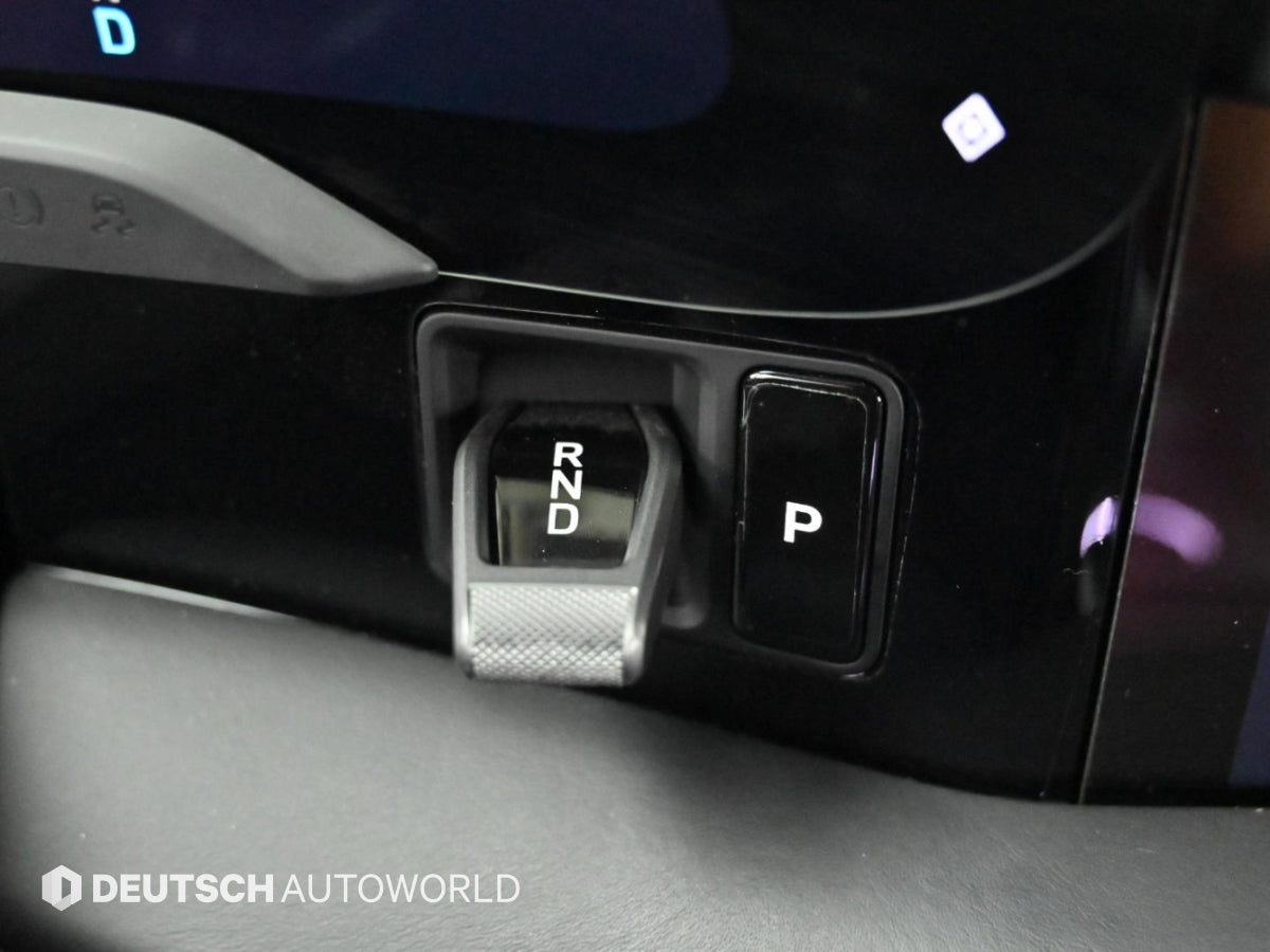 Porsche Taycan — photo 09