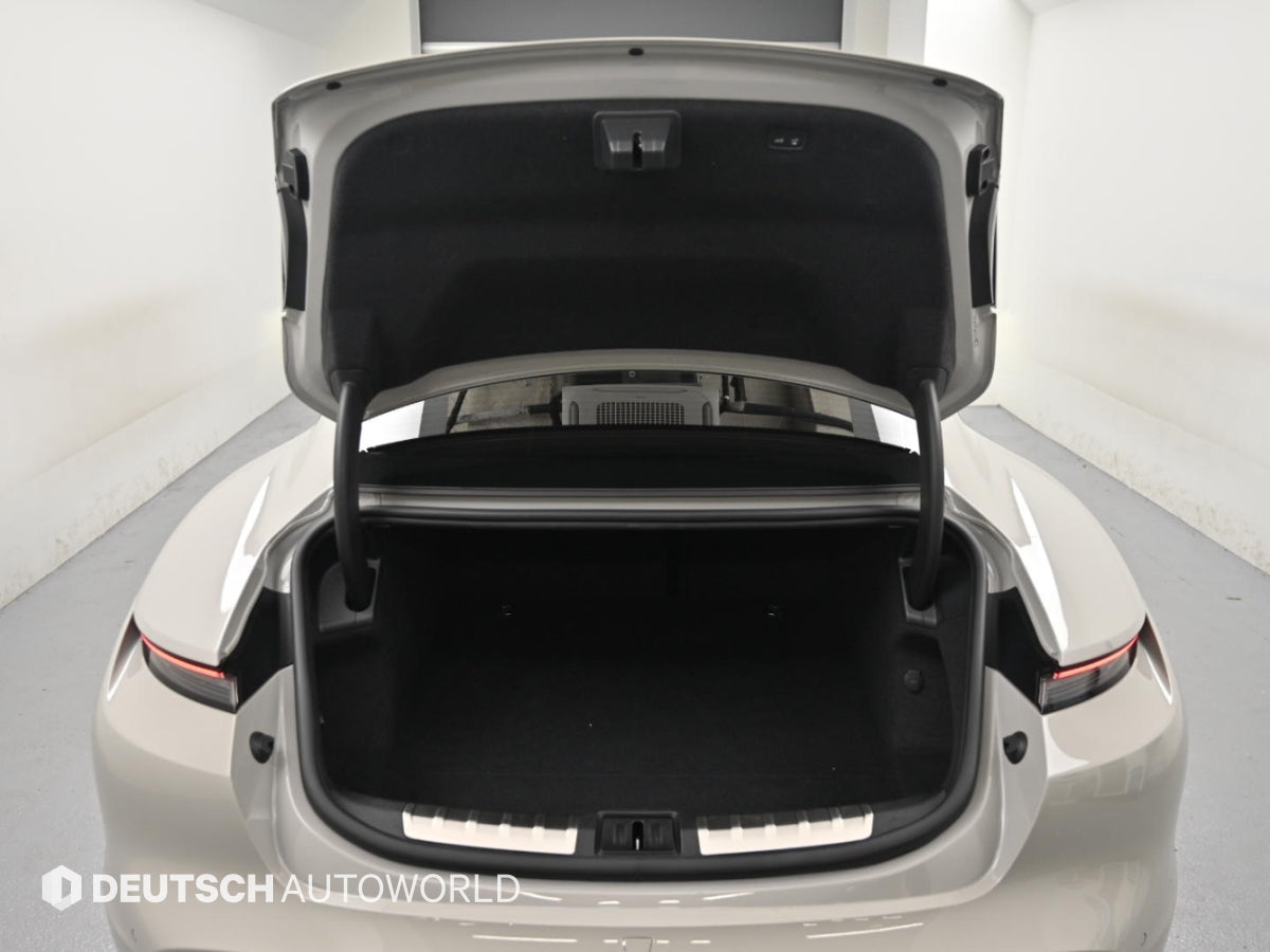 Porsche Taycan — photo 19