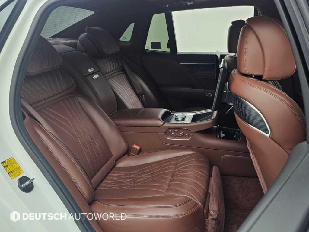 Genesis G90 — photo 12