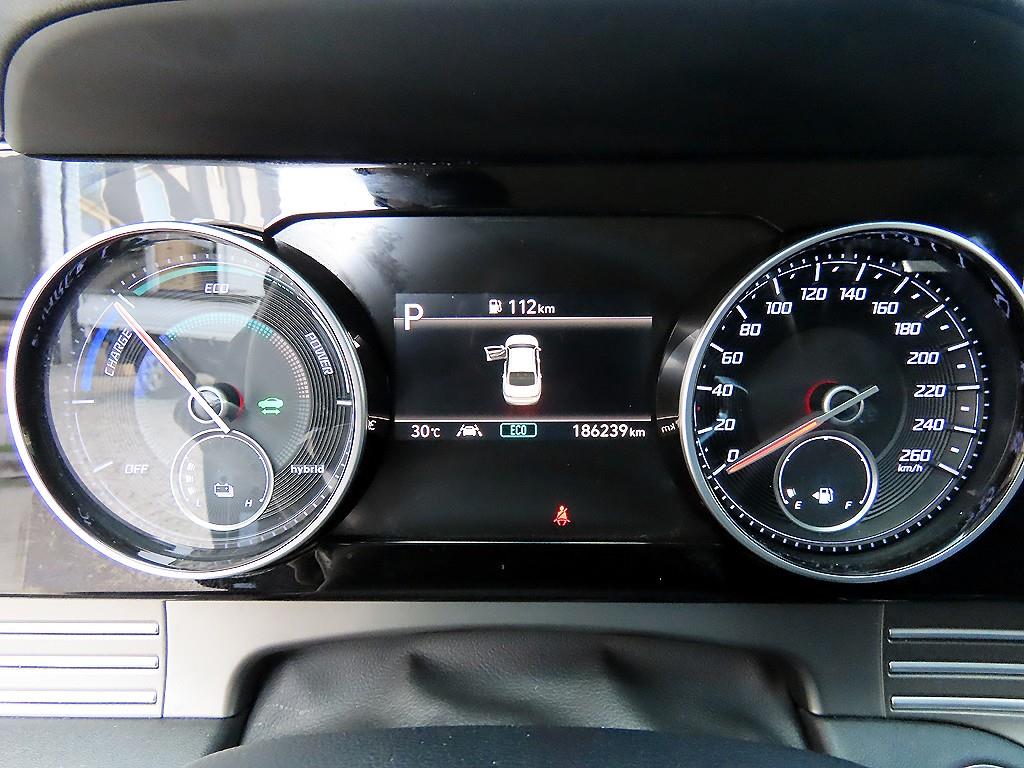Hyundai Grandeur — photo 09