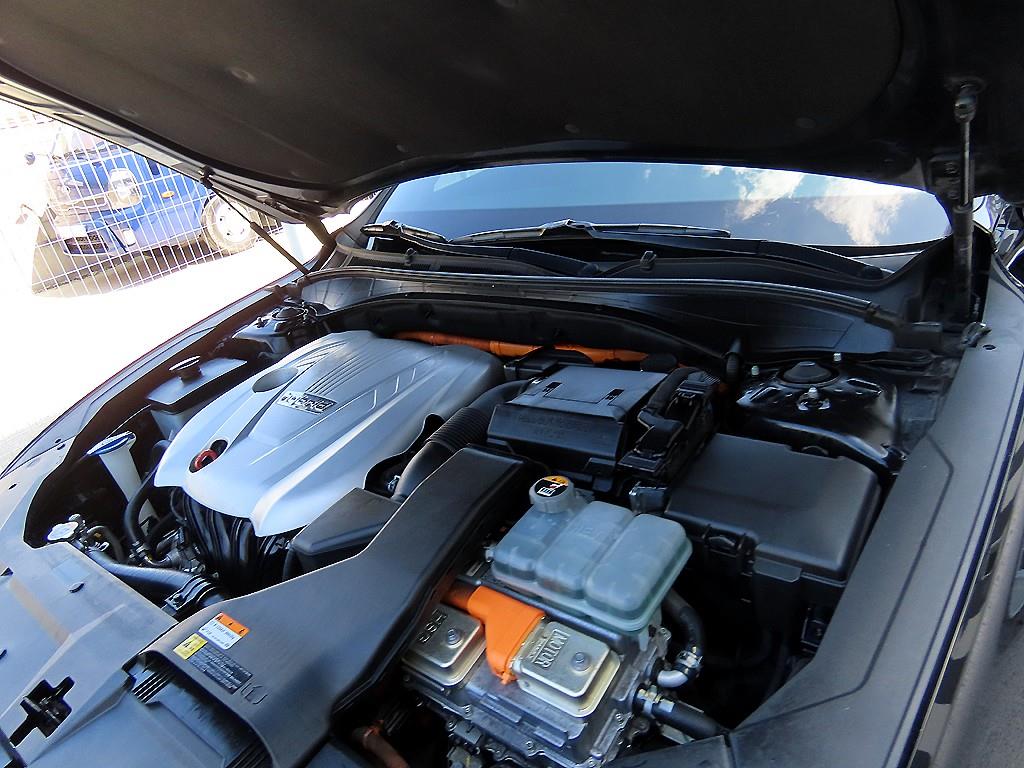 Hyundai Grandeur — photo 19