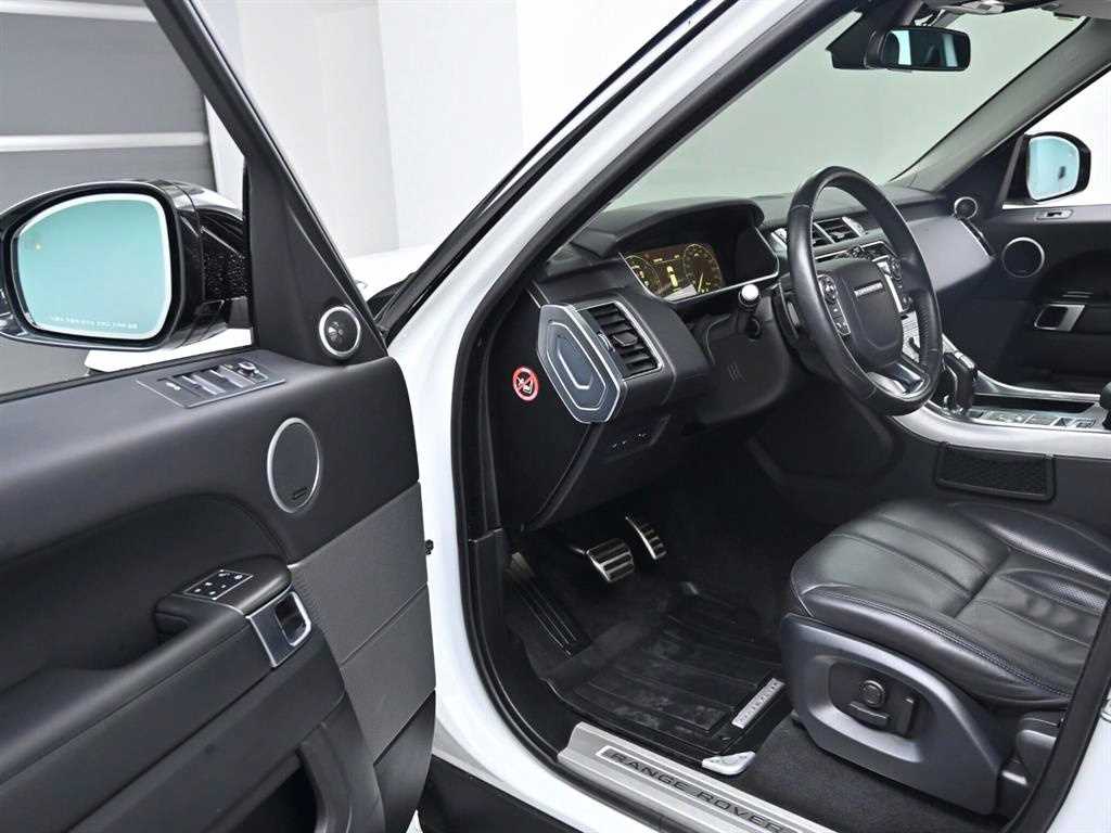 Land Rover Range Rover Sport — photo 11