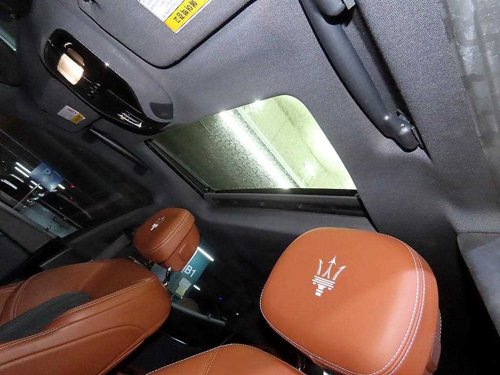Maserati Ghibli — photo 17