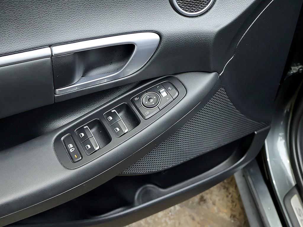 Hyundai Sonata — photo 13