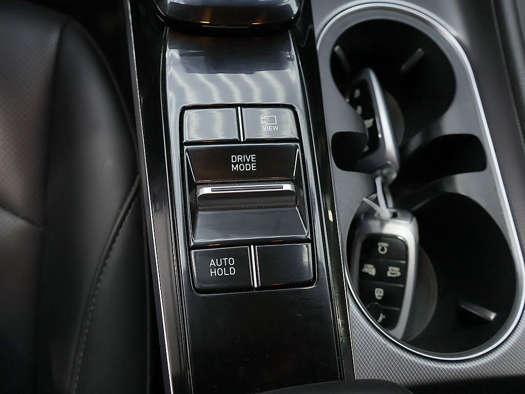 Hyundai Sonata — photo 16