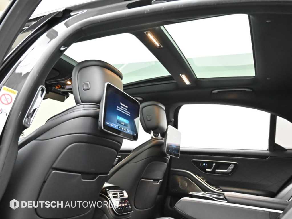 Mercedes-Benz S-Class — photo 18
