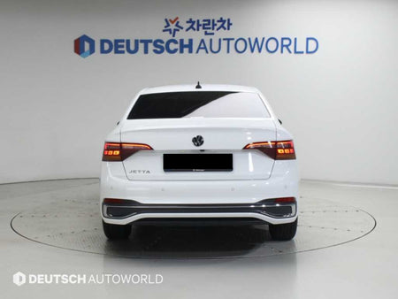 Volkswagen Jetta — photo 04