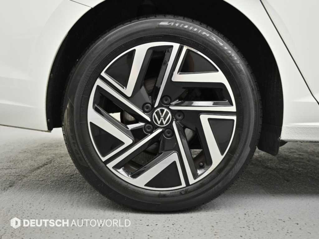 Volkswagen Jetta — photo 05
