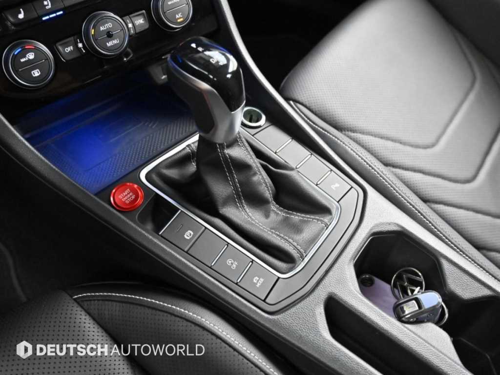 Volkswagen Jetta — photo 09