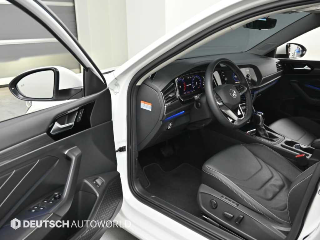 Volkswagen Jetta — photo 11