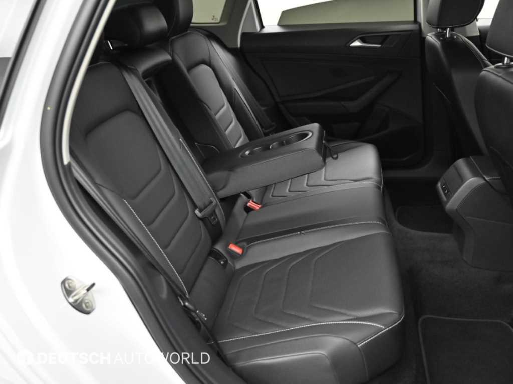 Volkswagen Jetta — photo 12