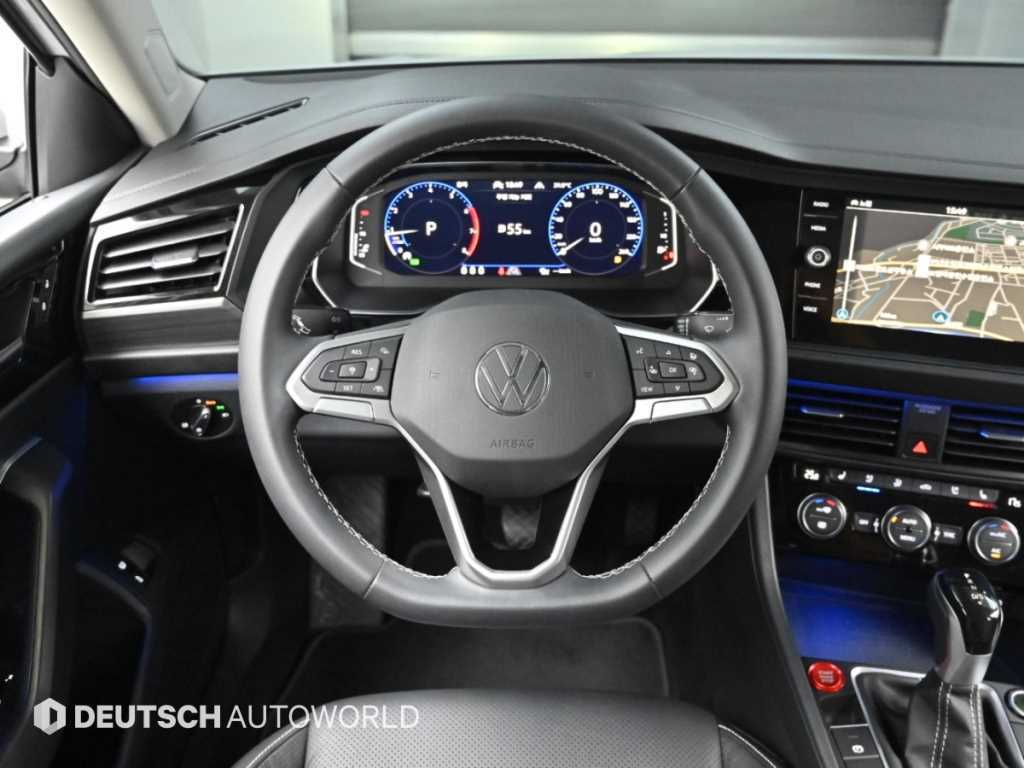 Volkswagen Jetta — photo 13