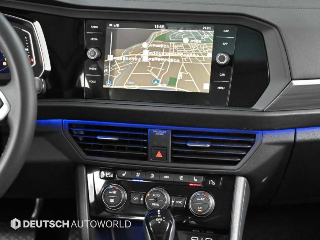 Volkswagen Jetta — photo 14