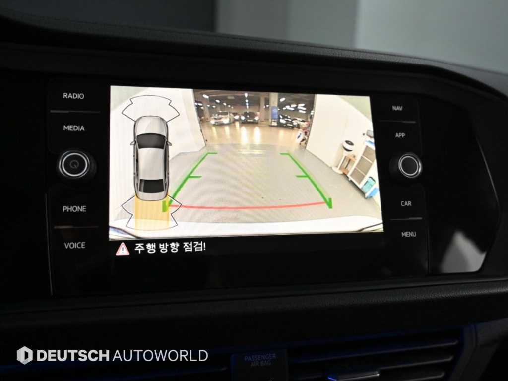 Volkswagen Jetta — photo 15
