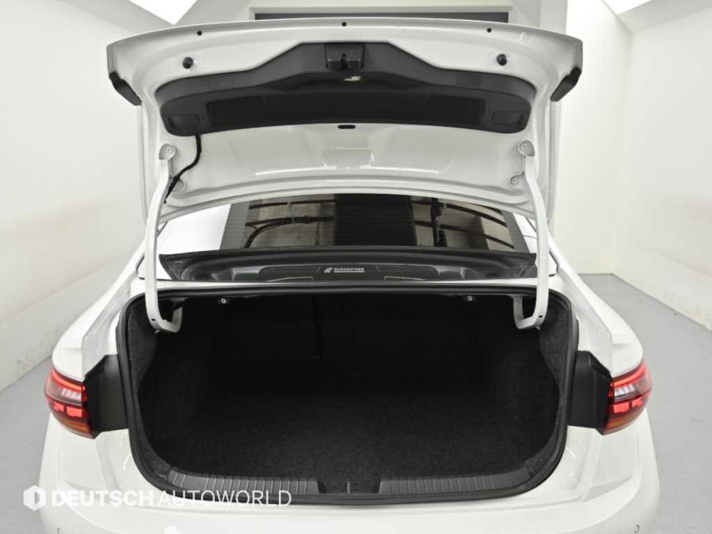 Volkswagen Jetta — photo 19