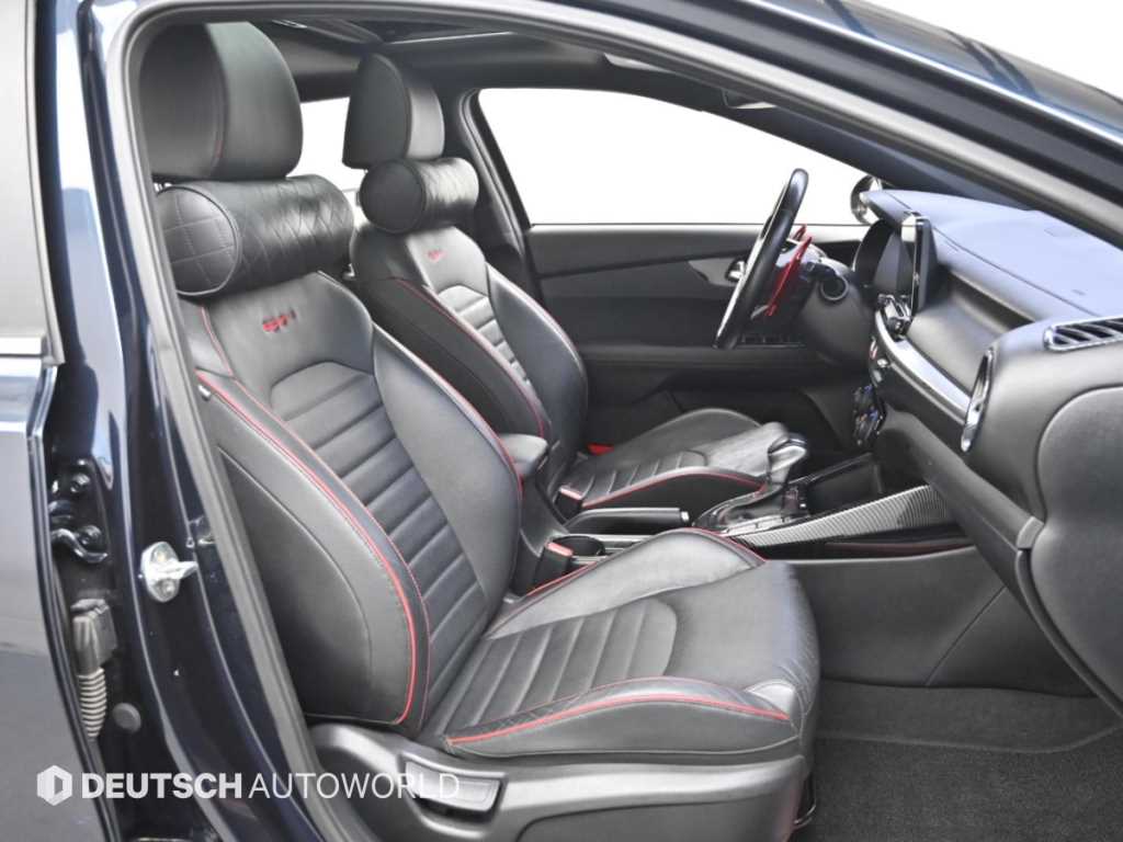 Kia K3 — photo 10