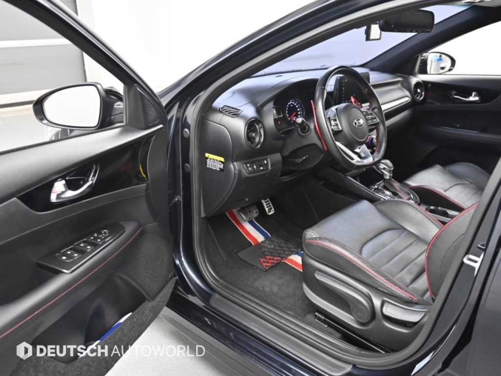 Kia K3 — photo 11